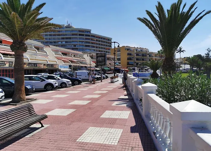 Playa La Arena By The Lägenhet Puerto de Santiago (Tenerife)